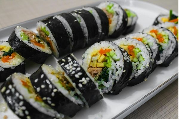 הסושי של דרום קוריאה, ממטעמי המטבח הקוריאני